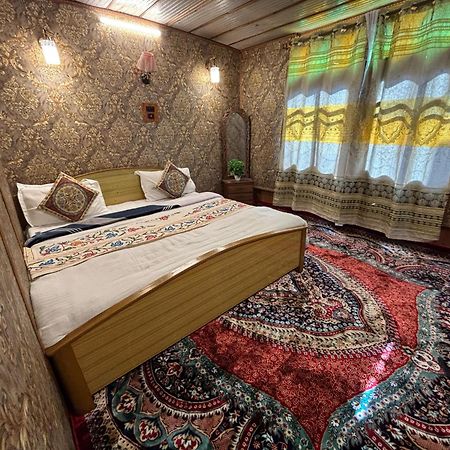 Houseboat New Suzan Hotel Srinagar  Luaran gambar