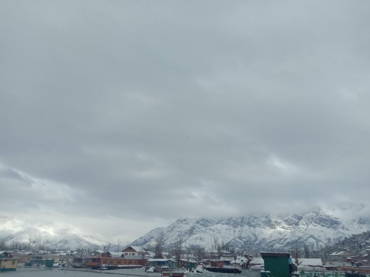 Houseboat New Suzan Hotel Srinagar  Luaran gambar