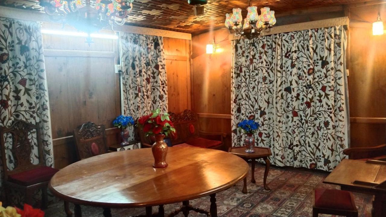 Houseboat New Suzan Hotel Srinagar  Luaran gambar