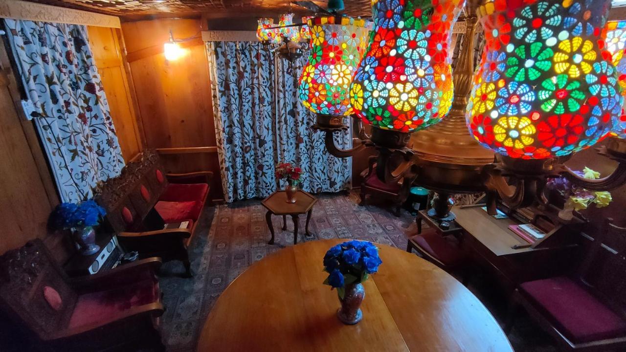 Houseboat New Suzan Hotel Srinagar  Luaran gambar