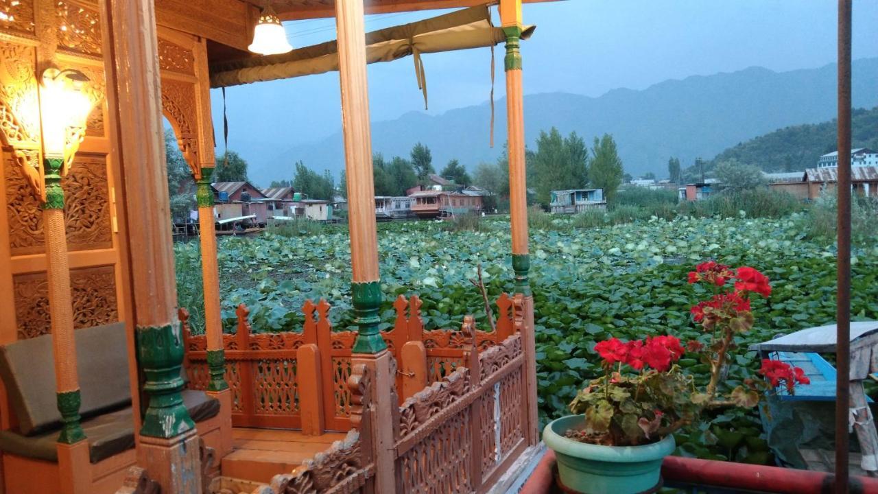 Houseboat New Suzan Hotel Srinagar  Luaran gambar
