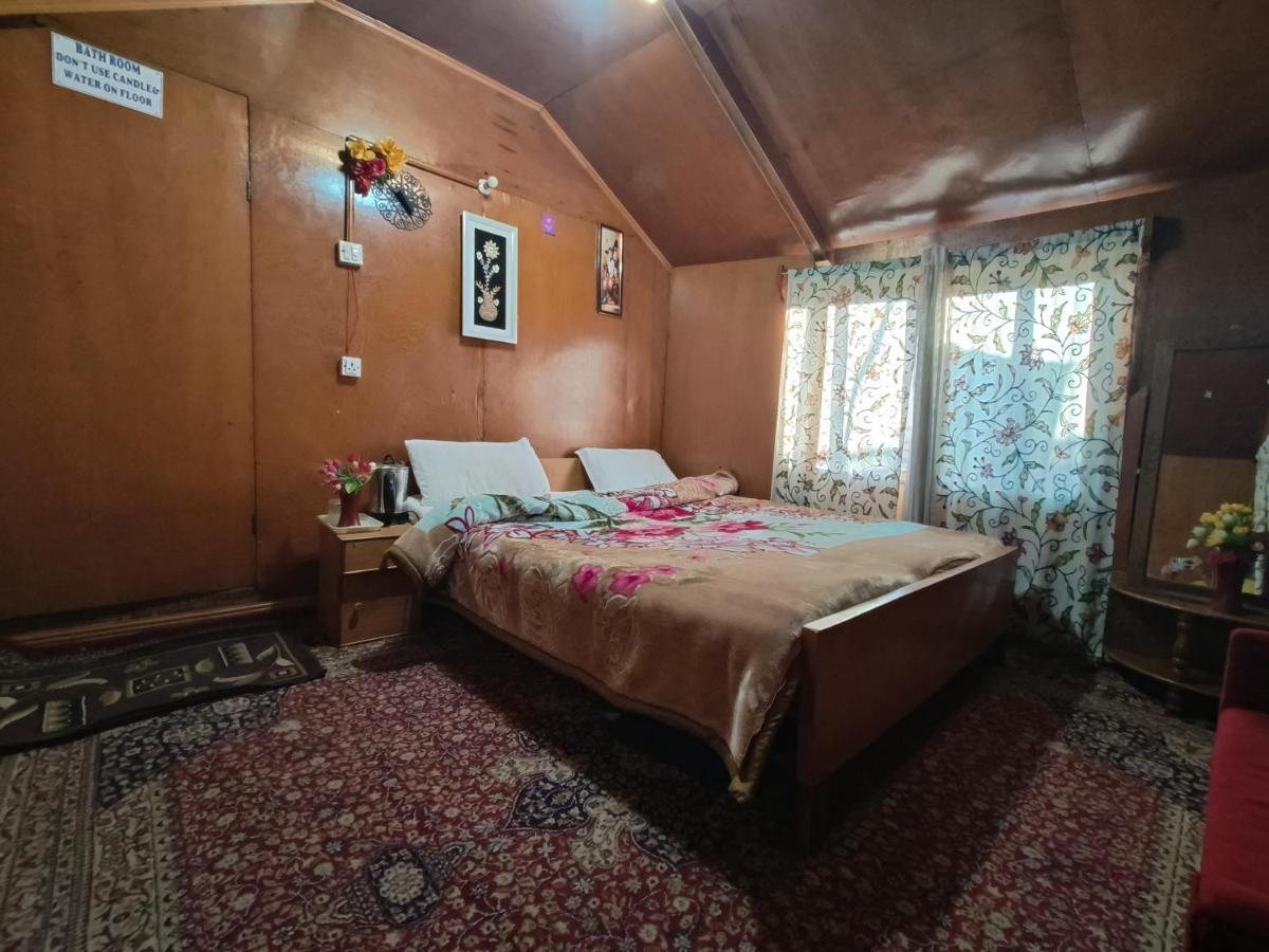 Houseboat New Suzan Hotel Srinagar  Luaran gambar