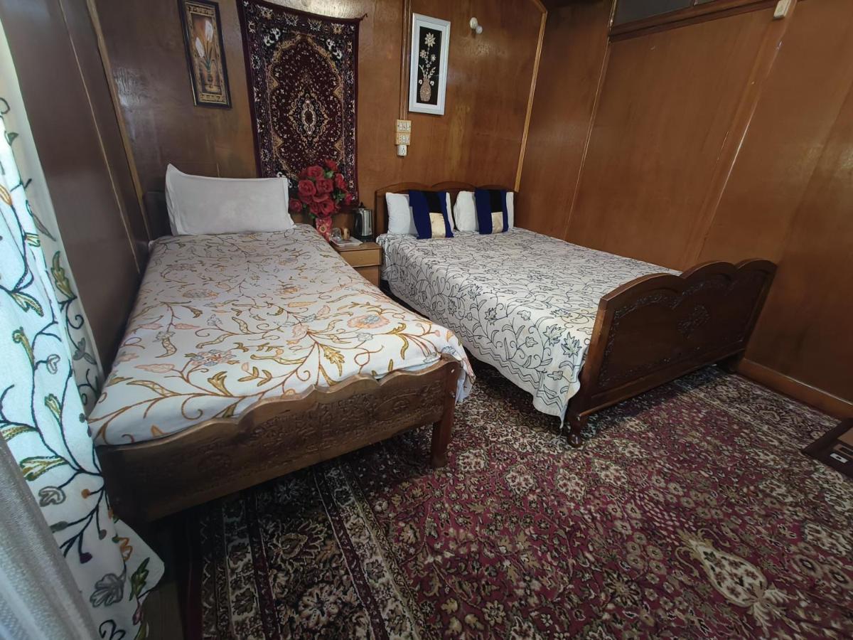 Houseboat New Suzan Hotel Srinagar  Luaran gambar