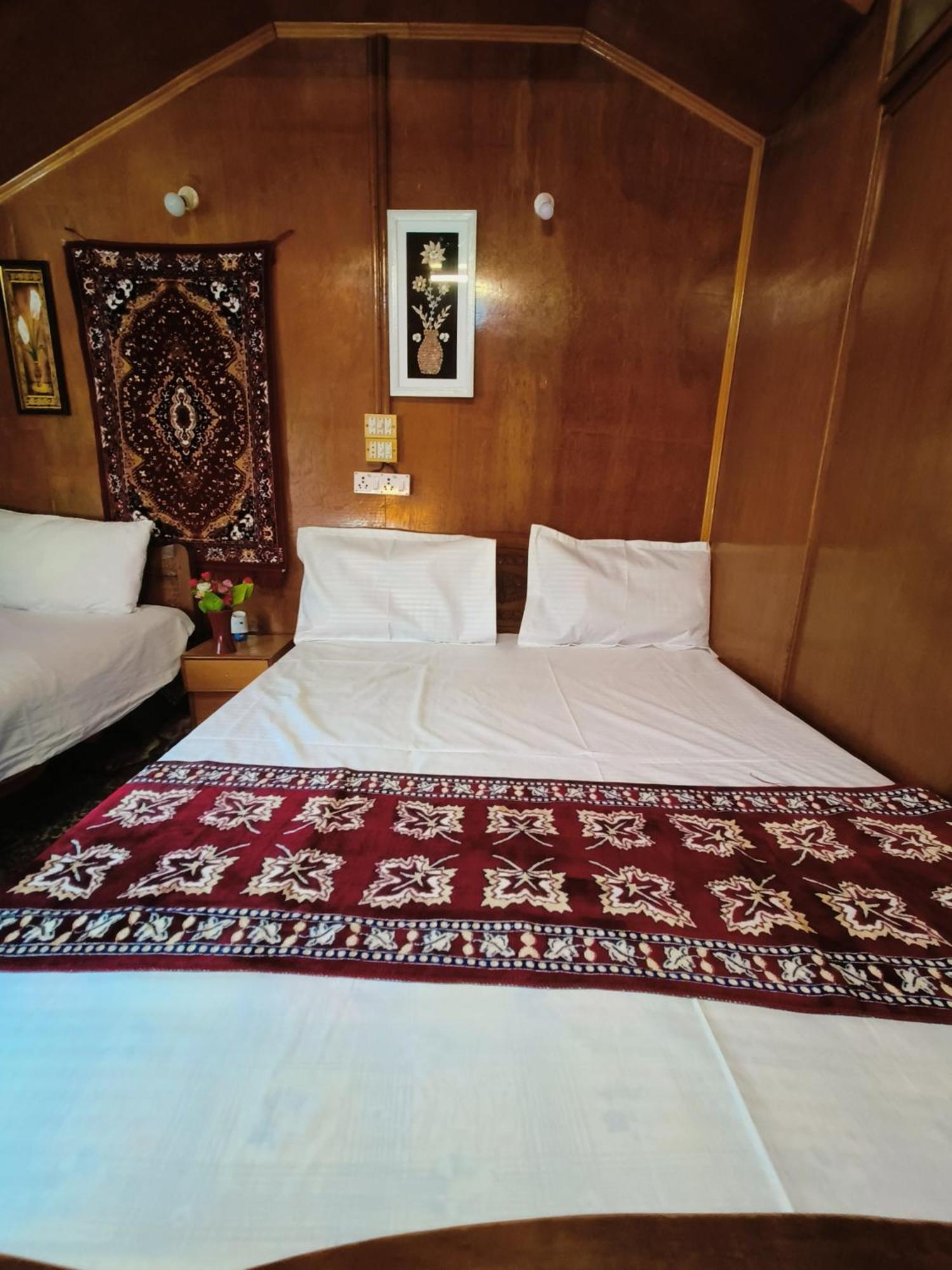 Houseboat New Suzan Hotel Srinagar  Luaran gambar