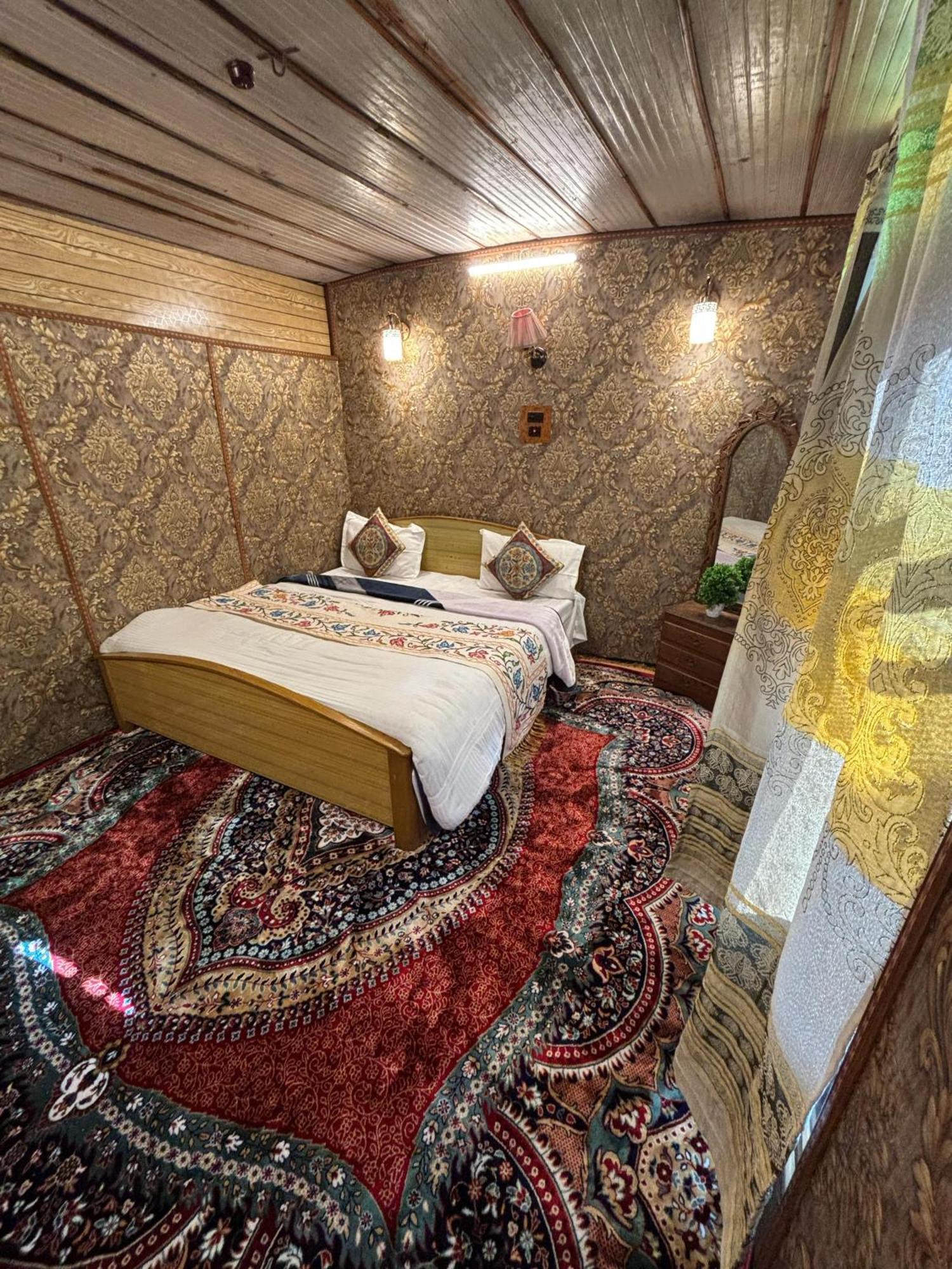 Houseboat New Suzan Hotel Srinagar  Luaran gambar
