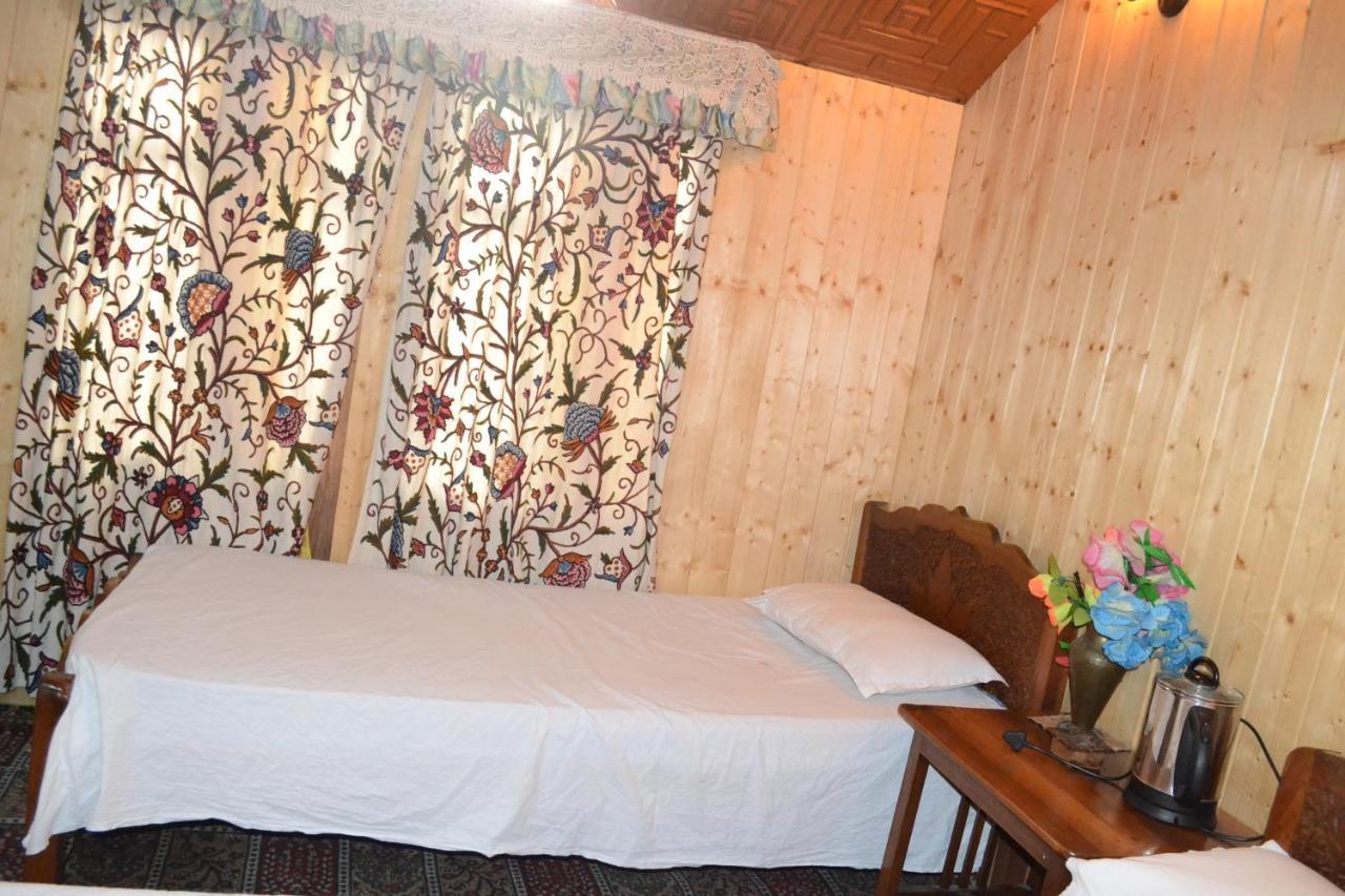 Houseboat New Suzan Hotel Srinagar  Luaran gambar