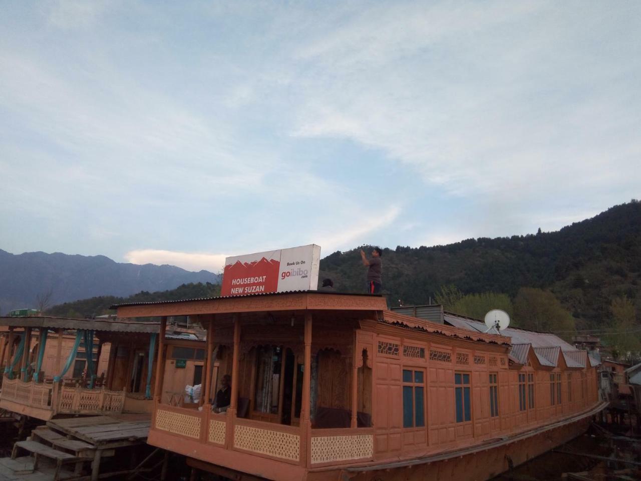 Houseboat New Suzan Hotel Srinagar  Luaran gambar