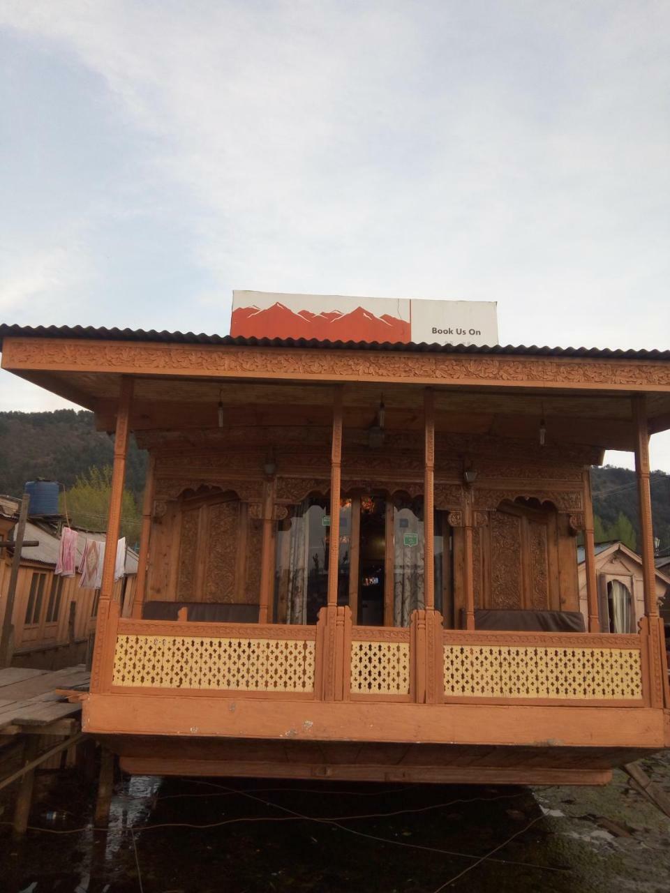 Houseboat New Suzan Hotel Srinagar  Luaran gambar