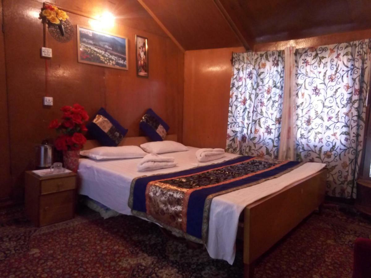 Houseboat New Suzan Hotel Srinagar  Luaran gambar