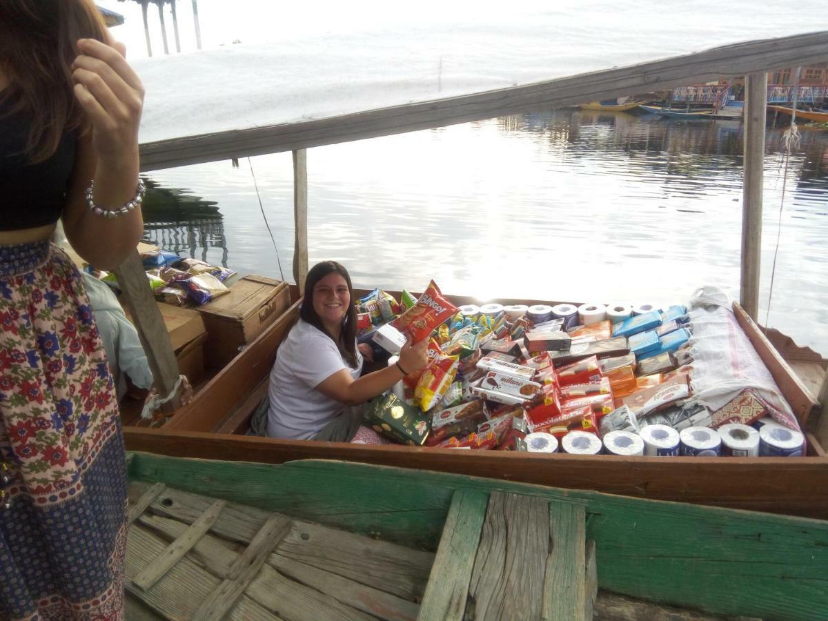 Houseboat New Suzan Hotel Srinagar  Luaran gambar